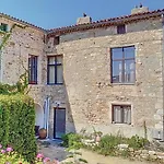 Petit Dans Dépendance Château Hébergement de vacances Salavas