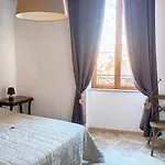 Hébergement de vacances Petit Dans Dépendance Château