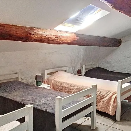 Petit Dans Dépendance Château Hébergement de vacances