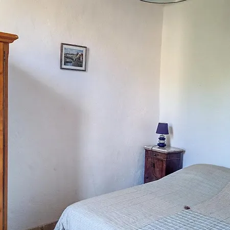 Petit Dans Dépendance Château * Salavas